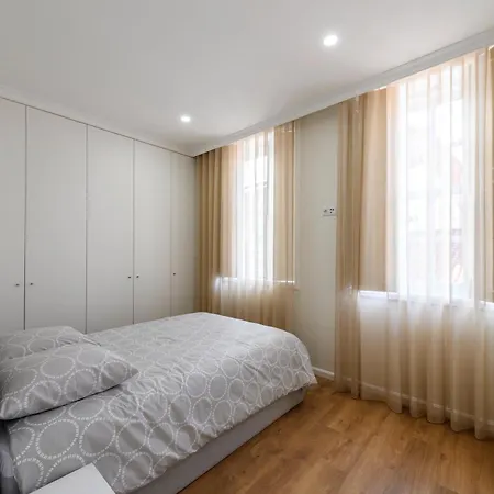 Maria De Lurdes Residencias Guimaraes Exterior photo